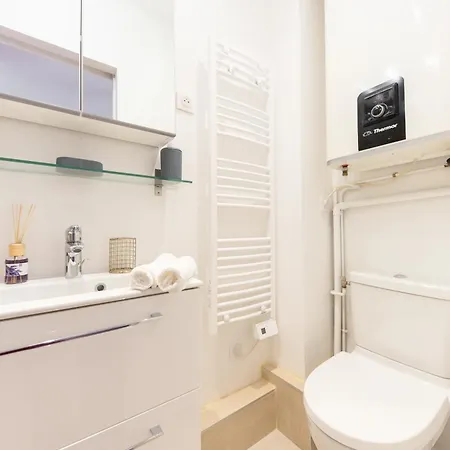 T2 Petit Nid Rose Apartment *