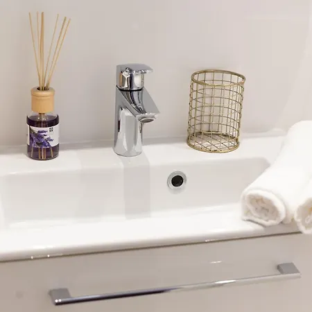 T2 Petit Nid Rose Apartment *